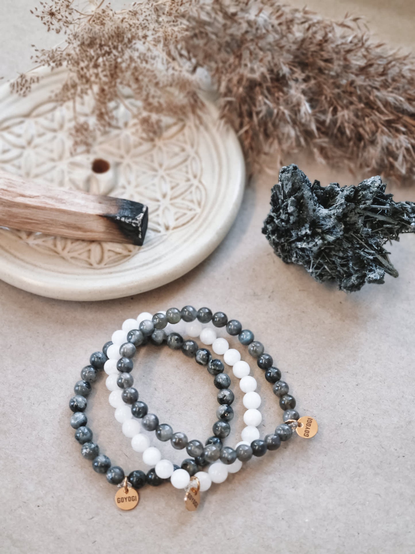 Mantra ENERGY bracelet - Renewal, dedication and potential - white moonstone, black larvikite and blue labradorite -