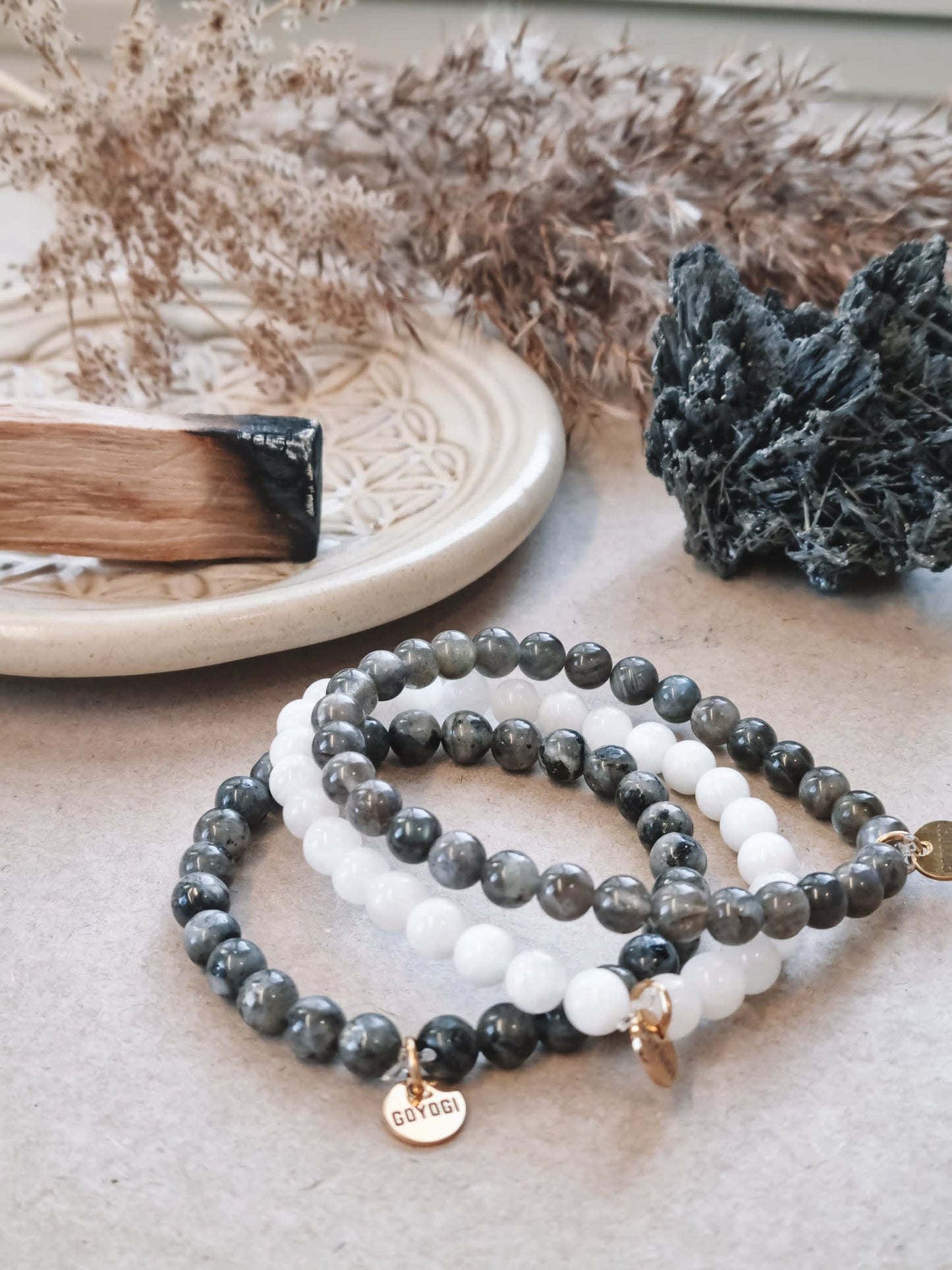 Mantra ENERGY bracelet - Renewal, dedication and potential - white moonstone, black larvikite and blue labradorite -