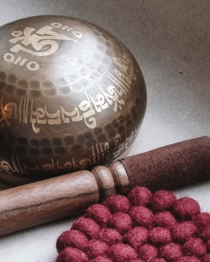 Singing bowl with wooden stick - Nepal -