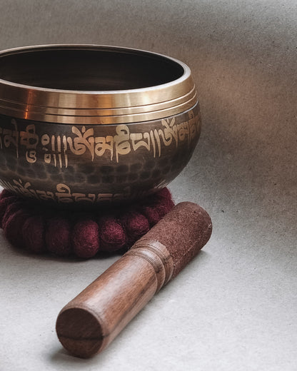 Singing bowl with wooden stick - Nepal -