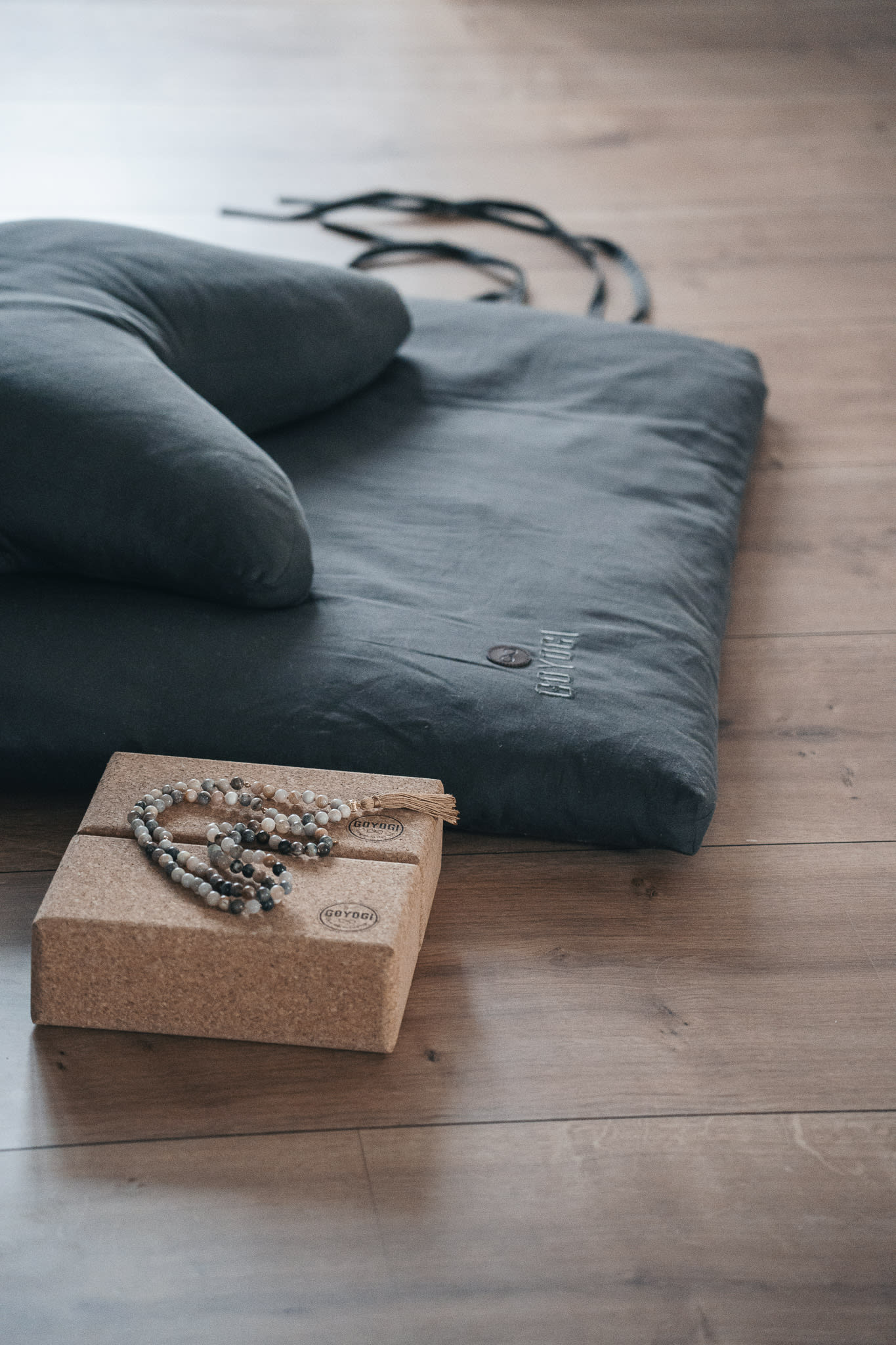 Begin Meditation Zafu Bundle - 4 cm - Grey