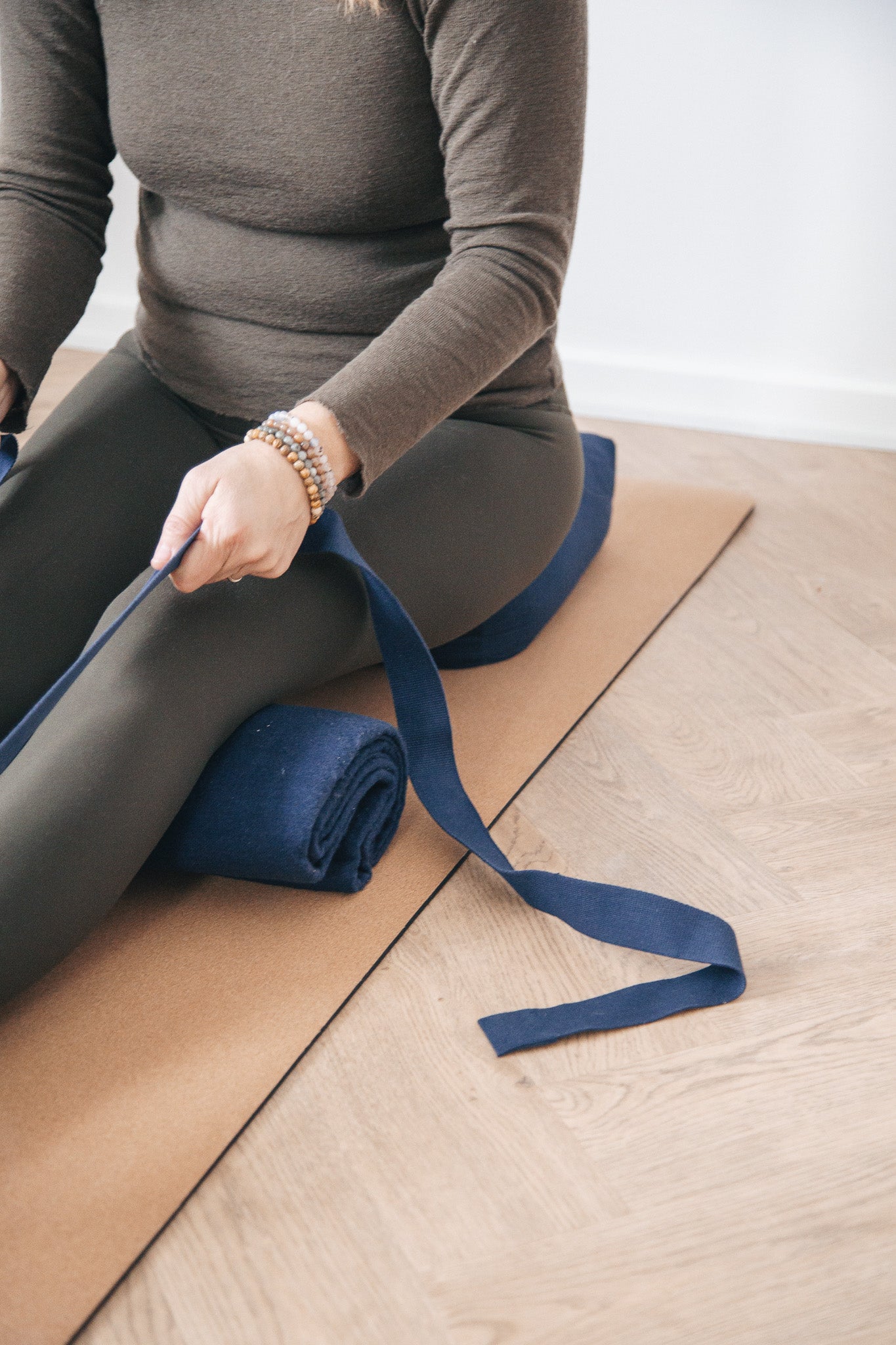 Calm Organic Cotton Yogafilt - Mörkblå - för savasana, yinyoga och restorative yoga