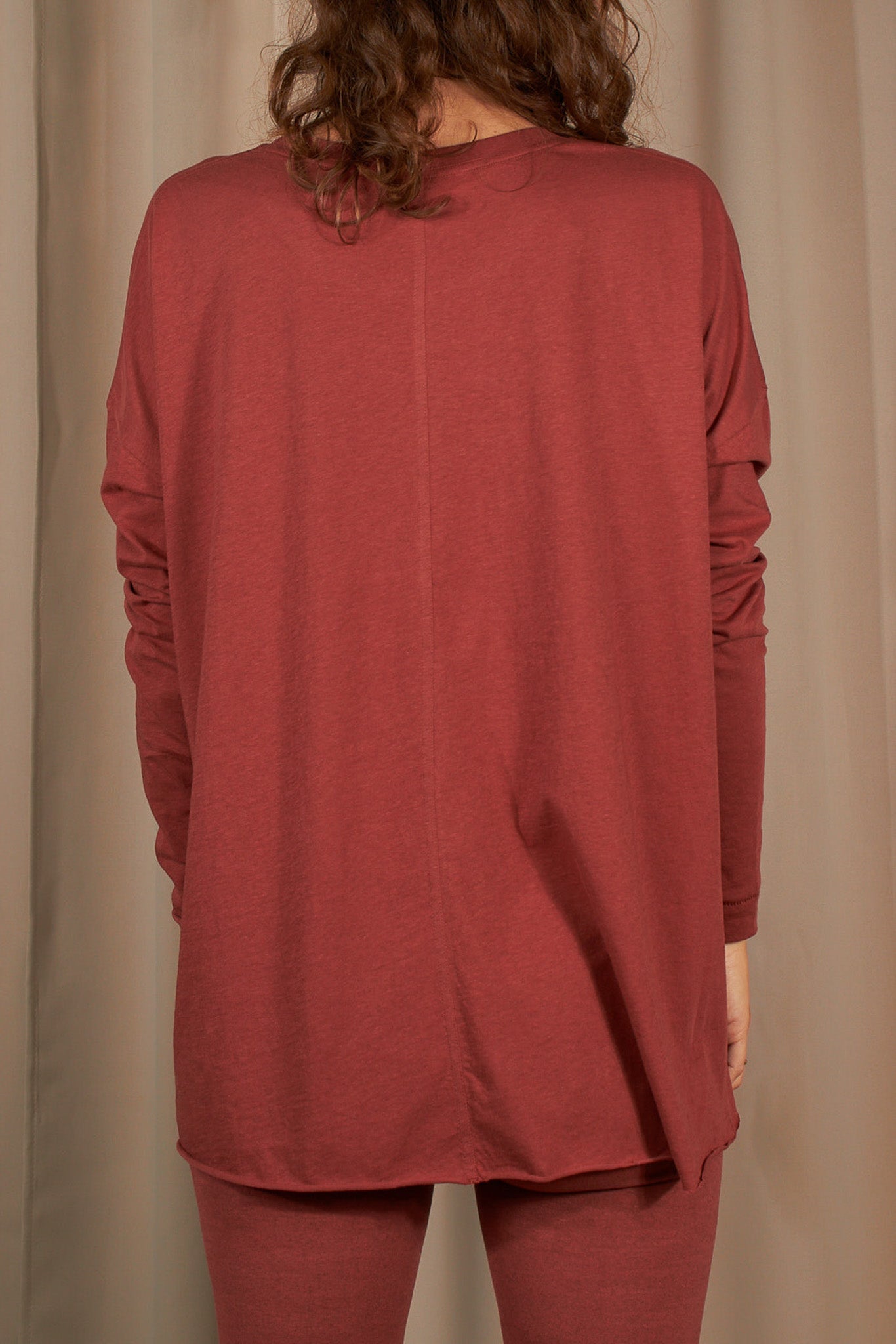 Lion Drapy Tee - Moroccan Red