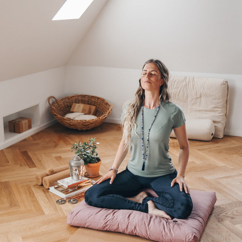 Calm Crescent Meditationskudde - Rosa - för zen meditation och yoga